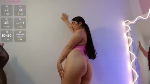 Snapshot of violet_tay1 chatting on September 15, 2025, 4:18 pm violet_tay1 online show from September 15, 2025, 4:18 pm