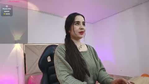 Snapshot of violet_tay1 chatting on October 7, 2025, 11:18 am violet_tay1 online show from October 7, 2025, 11:18 am