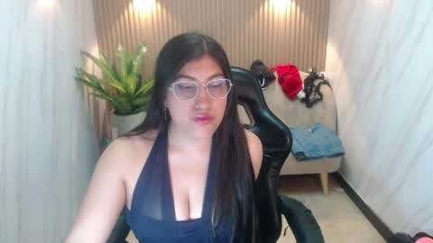 Violet online show from May 22, 2026, 8:25 pm