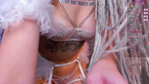 Violet online show from December 4, 2024, 6:11 am