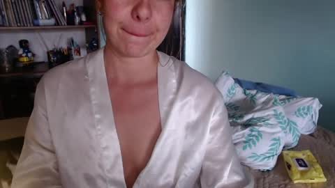 Snapshot of violeta_peter69 chatting on May 12, 2026, 9:23 pm Violeta Peter online show from May 12, 2026, 9:23 pm