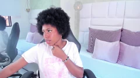 Violeta Ruiz online show from November 18, 2025, 5:39 pm