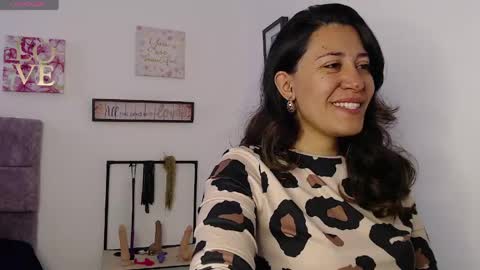 violeta_scott_ online show from April 13, 2026, 1:05 pm