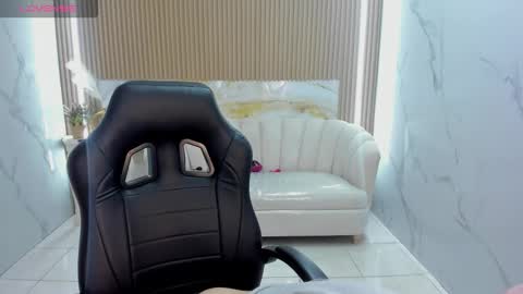 Snapshot of violeta_sub chatting on February 14, 2026, 1:08 pm IG violeta sub online show from February 14, 2026, 1:08 pm