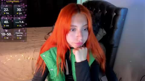 Snapshot of violetaarey chatting on April 28, 2026, 3:55 am Violeta Help me reach 150 thumbs up online show from April 28, 2026, 3:55 am