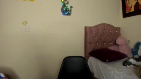 Jimena online show from September 17, 2025, 2:13 am