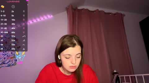 Snapshot of violetamelia chatting on May 11, 2026, 5:43 pm Eva online show from May 11, 2026, 5:43 pm