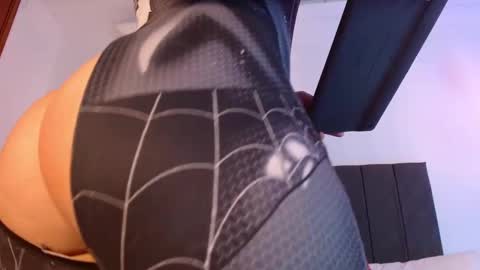 Snapshot of violetarainn chatting on March 6, 2026, 5:09 pm Violeta online show from March 6, 2026, 5:09 pm