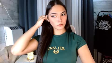 violet online show from November 7, 2025, 3:06 am