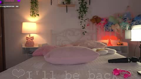 Snapshot of violeth___ chatting on May 11, 2026, 2:45 pm violeth___ online show from May 11, 2026, 2:45 pm