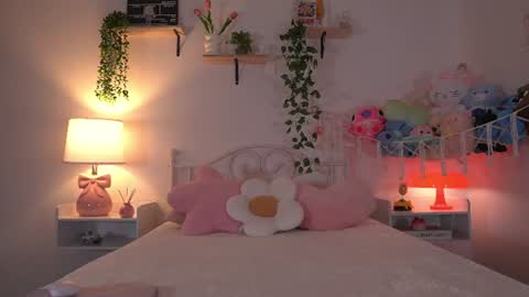 Snapshot of violeth___ chatting on July 16, 2026, 11:05 am violeth___ online show from July 16, 2026, 11:05 am