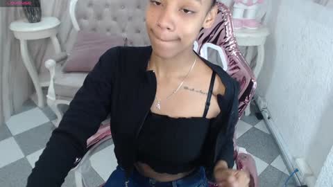 violeth_b online show from December 23, 2024, 12:41 pm