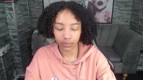 violeth_b online show from September 25, 2025, 1:04 pm