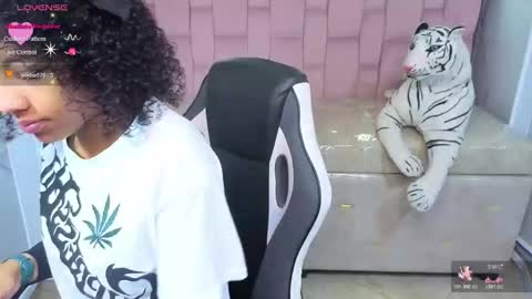 violeth_b online show from March 4, 2026, 12:55 pm