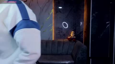 violeth_b online show from April 16, 2026, 1:01 pm