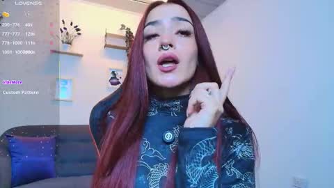violeth_rosse_ online show from December 17, 2025, 8:37 pm