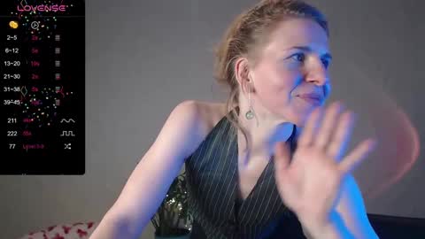 Snapshot of violetplath chatting on January 26, 2025, 5:56 am Violet  next stream December 6 online show from January 26, 2025, 5:56 am