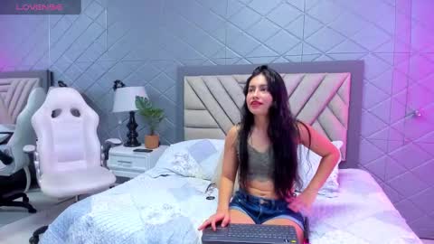 Violet Rousse online show from February 20, 2025, 1:40 pm