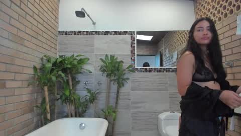 Violet Rousse online show from November 13, 2025, 5:23 pm