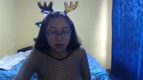 Snapshot of violetsexhot999 chatting on December 10, 2024, 12:27 pm Violet777 online show from December 10, 2024, 12:27 pm