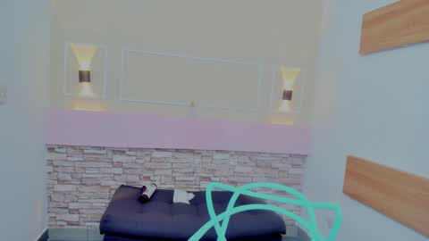 violetsmith online show from February 4, 2025, 8:56 am