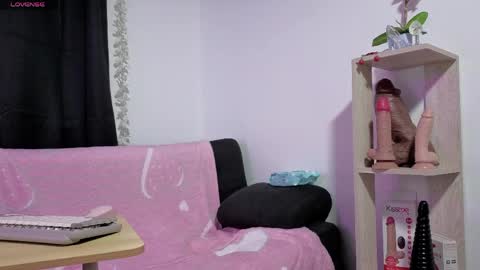 Snapshot of violettaarojass chatting on April 9, 2026, 9:58 am violettaarojass online show from April 9, 2026, 9:58 am