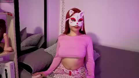 Snapshot of violettaarojass chatting on July 15, 2026, 10:31 am violettaarojass online show from July 15, 2026, 10:31 am