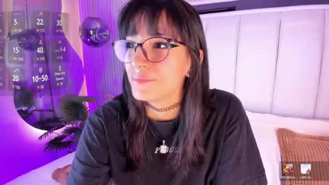 Snapshot of violettacolinss chatting on April 28, 2026, 11:37 am violettacolinss online show from April 28, 2026, 11:37 am