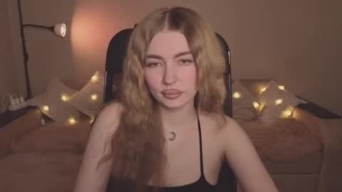 ViolettaOtis online show from February 15, 2026, 4:36 pm