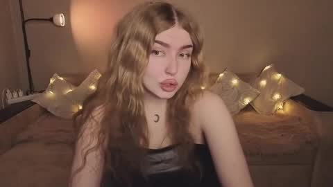 ViolettaOtis online show from February 25, 2026, 3:10 pm