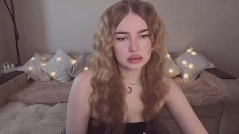 ViolettaOtis online show from March 23, 2026, 2:21 pm