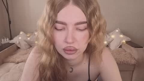 ViolettaOtis online show from April 4, 2026, 11:40 am