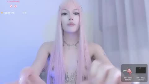 Snapshot of violettbones chatting on November 27, 2025, 6:15 am Violett online show from November 27, 2025, 6:15 am