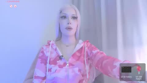 Snapshot of violettbones chatting on March 1, 2026, 6:59 am Violett online show from March 1, 2026, 6:59 am