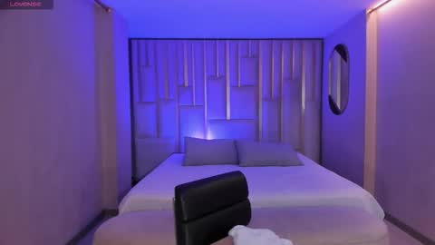 Violett Castel online show from March 23, 2026, 7:18 pm