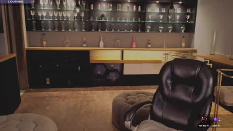 Violett  online show from February 6, 2025, 1:38 am