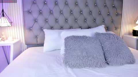 VioletthaRous online show from March 3, 2026, 10:37 pm