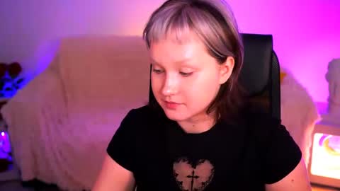 Violett online show from July 12, 2026, 6:48 am