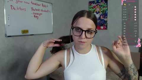 Violet online show from October 16, 2025, 5:25 pm