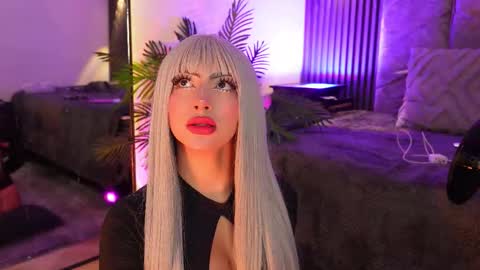 viollettebylyly online show from February 25, 2026, 12:37 pm