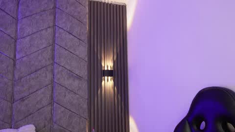 viollettebylyly online show from April 13, 2026, 11:48 am