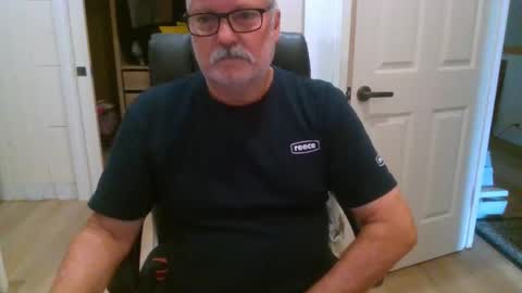 viper654321 online show from February 15, 2026, 11:23 pm