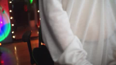 Snapshot of virtualexis chatting on December 18, 2025, 6:36 pm virtualexis online show from December 18, 2025, 6:36 pm