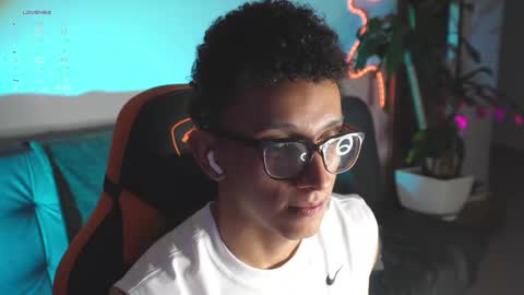 VITO BENZ online show from October 11, 2025, 2:44 am