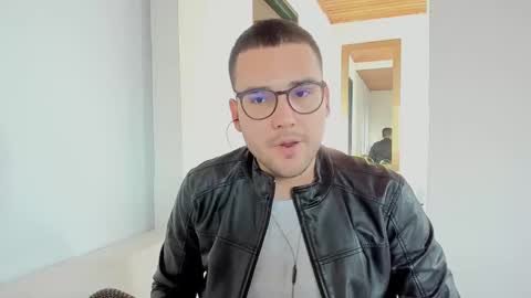 Vito Ferrer online show from February 26, 2025, 10:09 pm