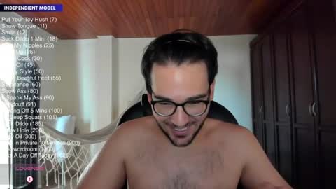Snapshot of vito_ferrero chatting on July 8, 2026, 2:32 pm Vito Ferrer online show from July 8, 2026, 2:32 pm