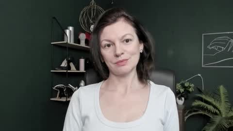 Vivian online show from March 19, 2026, 6:50 am