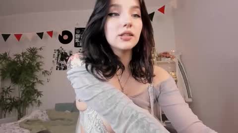 Snapshot of vivian_qwerty chatting on January 16, 2025, 4:17 am vivian_qwerty online show from January 16, 2025, 4:17 am