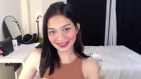 Snapshot of vivian_roberts chatting on December 15, 2024, 1:13 am Vivian online show from December 15, 2024, 1:13 am