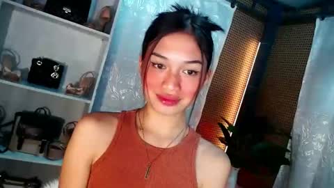 Snapshot of vivian_roberts chatting on January 6, 2025, 5:06 pm Vivian online show from January 6, 2025, 5:06 pm